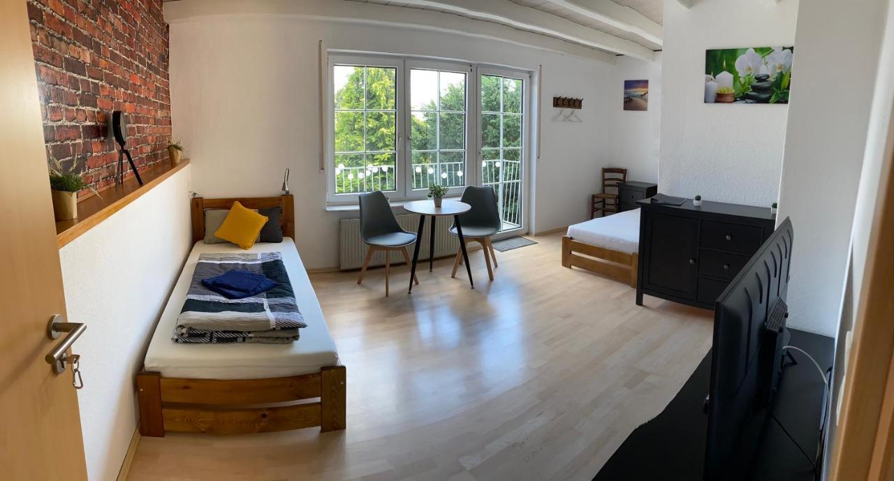 Schoenes Ferienhaus&monteurzimmer Direkt In Lich, Ruhige&zentrale Lage Holiday home *