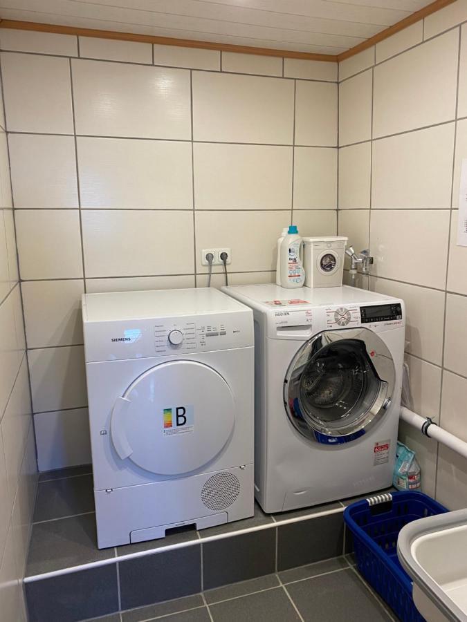 Schoenes Ferienhaus&monteurzimmer Direkt In Lich, Ruhige&zentrale Lage Hébergement de vacances *